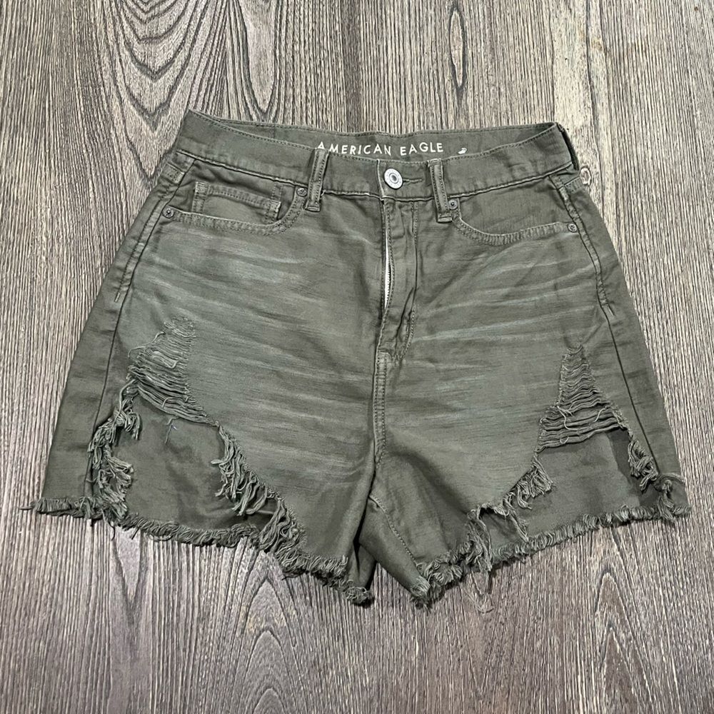 American Eagle Highest Rise Mom Shorts Distressed Raw Hem Denim Green Size 4